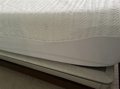 Please help! Bed losing air nightly and off base. :。